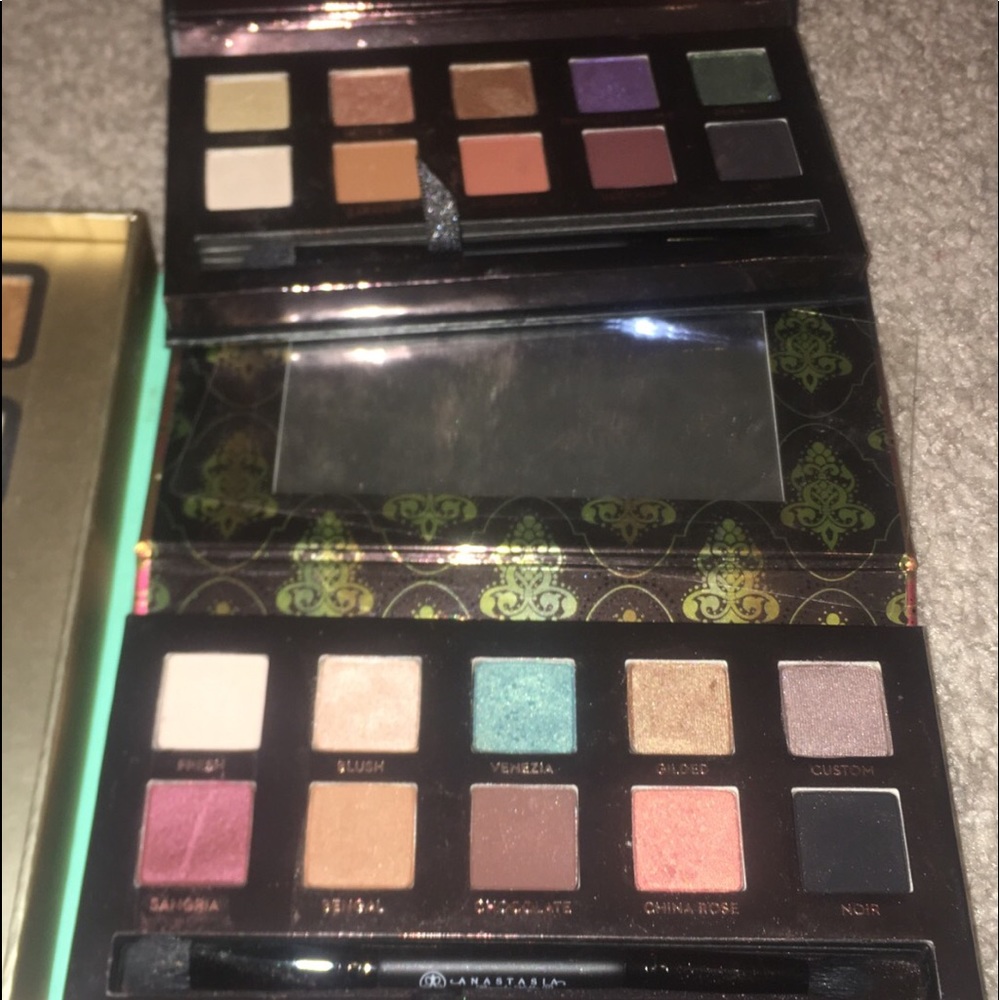 makeup - Picture 2 of 4